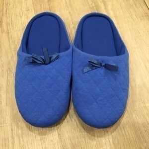 NWT Avon Blue Slide On Slippers 9-10